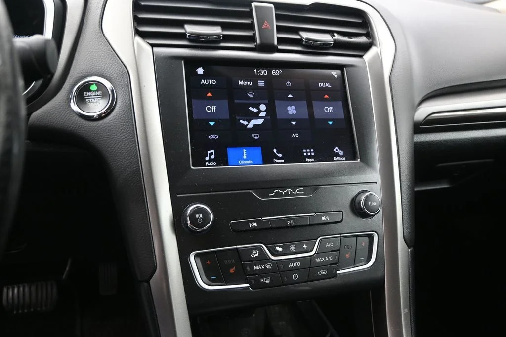 Used 2019 Black Ford SEL image 23