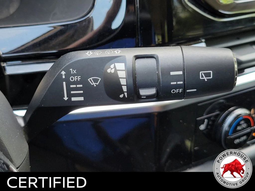 Used 2022 White Nissan SV image 30