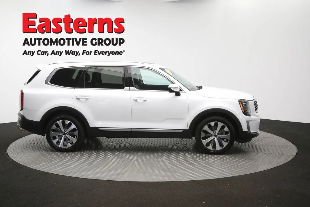 Used 2020 White Kia S image 49