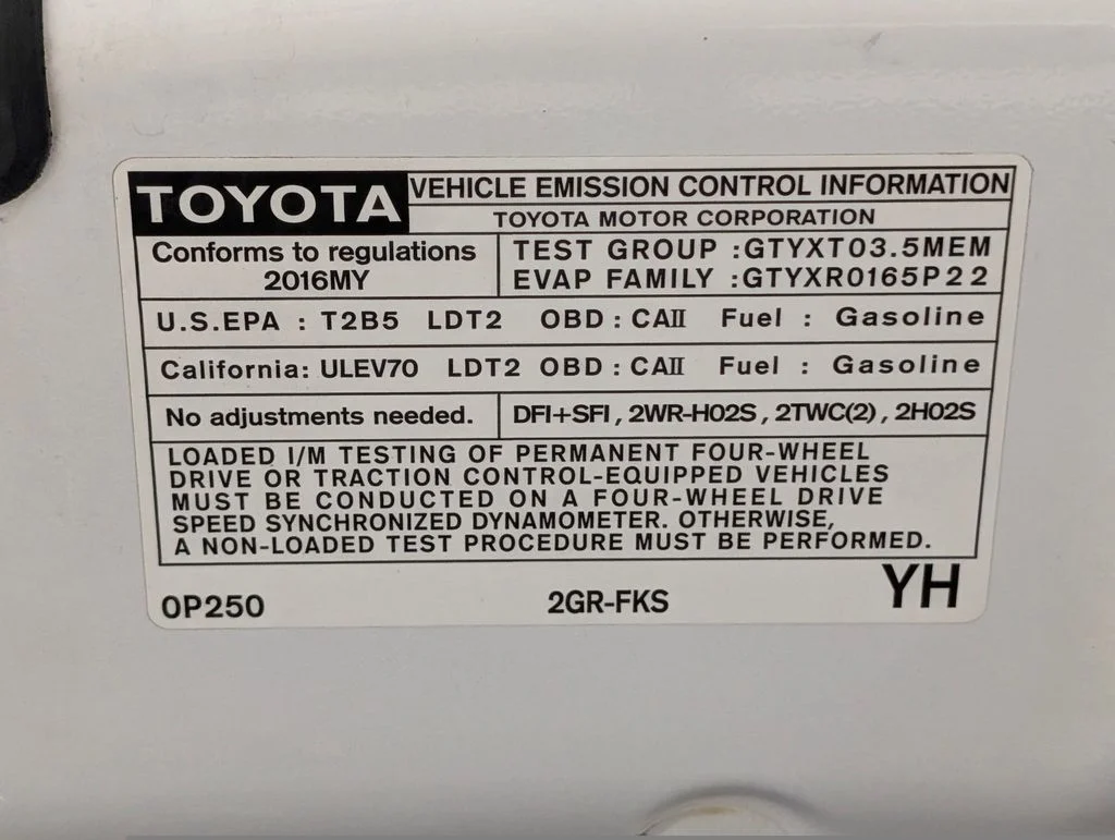 Used 2016 Super White Toyota TRD Off-Road image 24