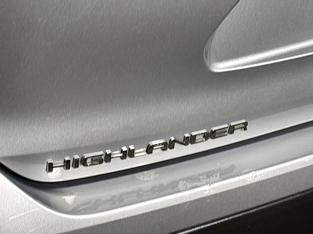 Used 2022 Silver Toyota L image 23