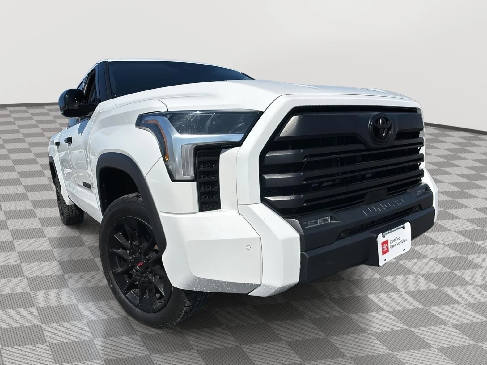 Used 2023 Ice Cap Toyota SR5 image 7