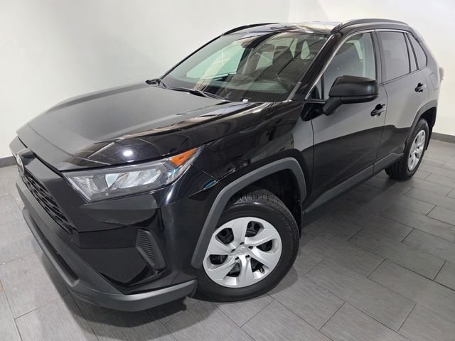 2021 Toyota RAV4 LE AWD's photo