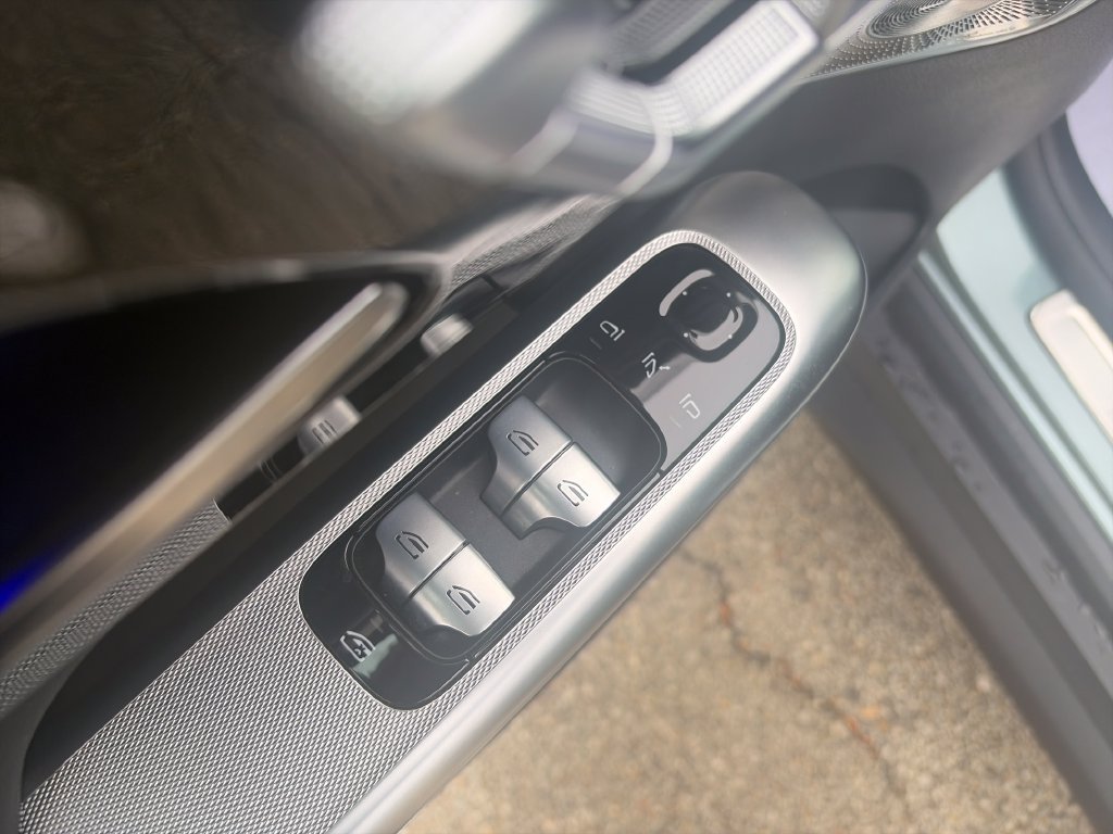 Used 2026 Silver Mercedes-Benz GLC 300 image 9