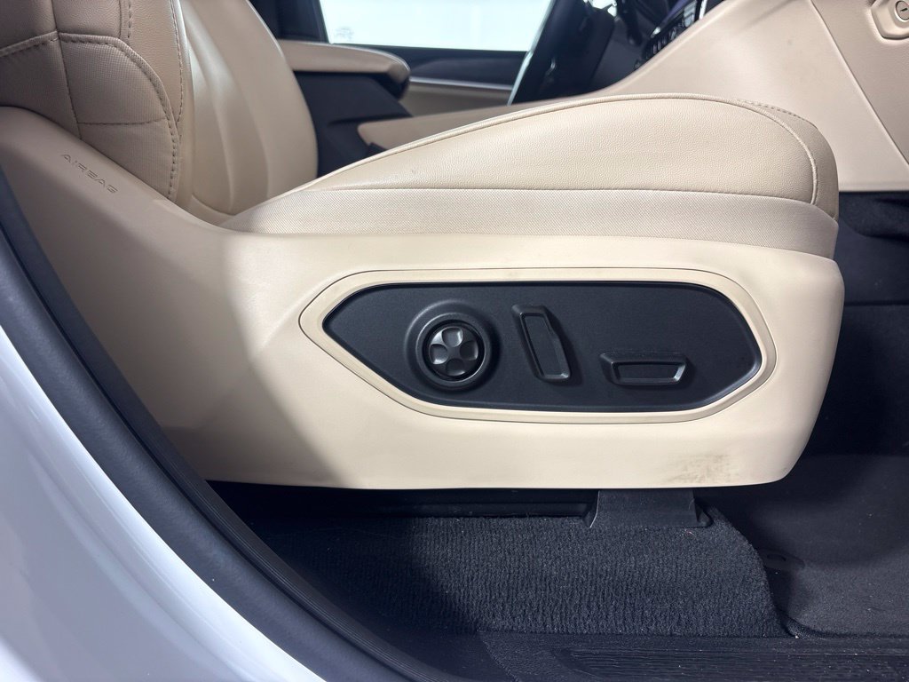 Used 2024 White Jeep Limited image 22