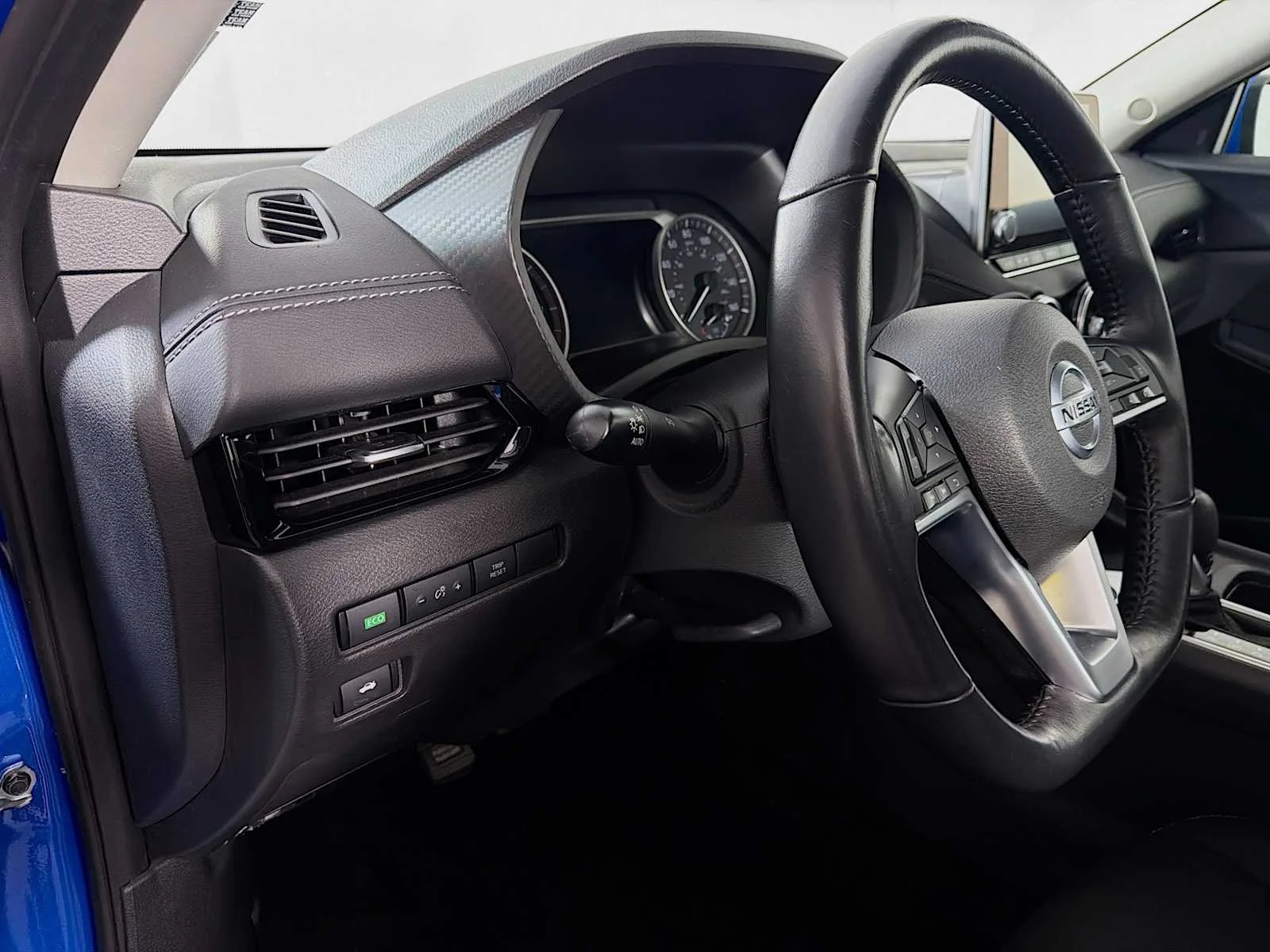 Certified Used 2023 Electric Blue Metallic Nissan SV image 8