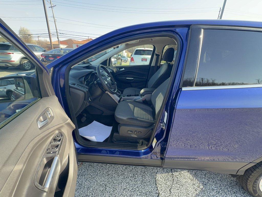 Used 2016 Deep Impact Blue Ford SE image 8