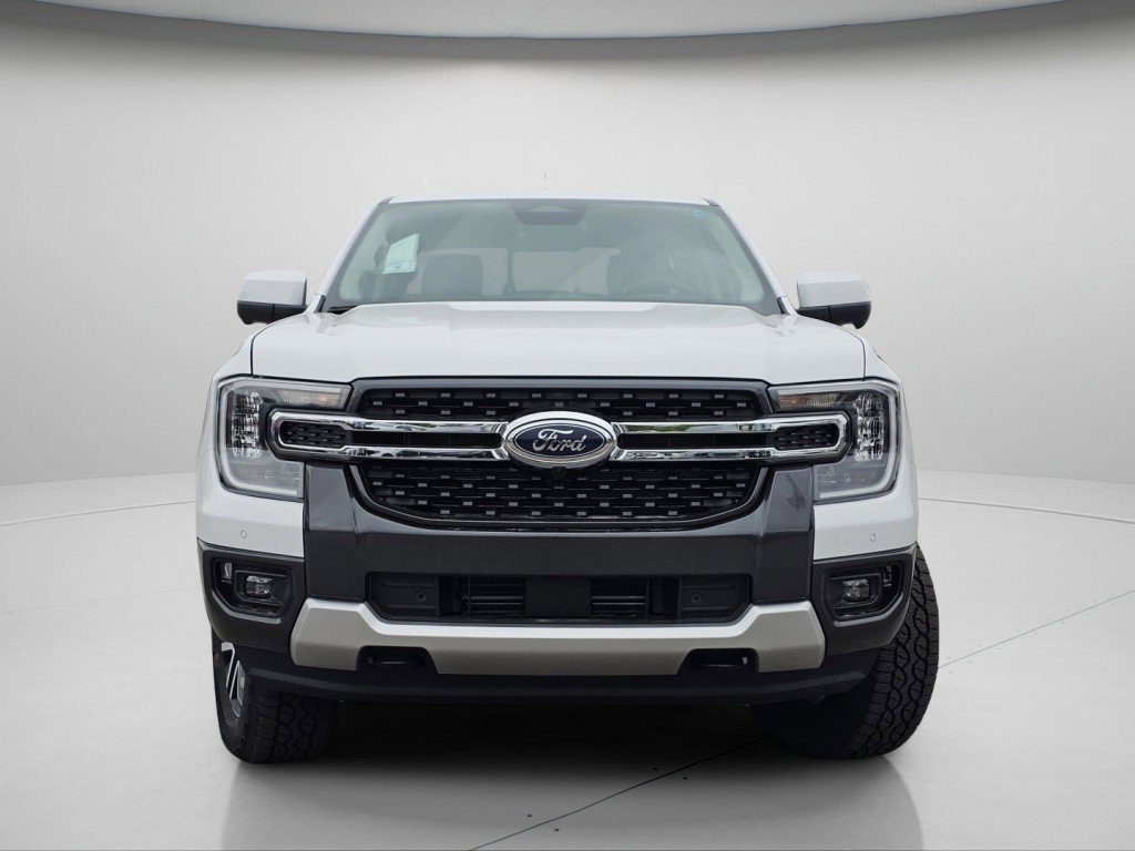 New 2026 Oxford White Ford LARIAT image 3