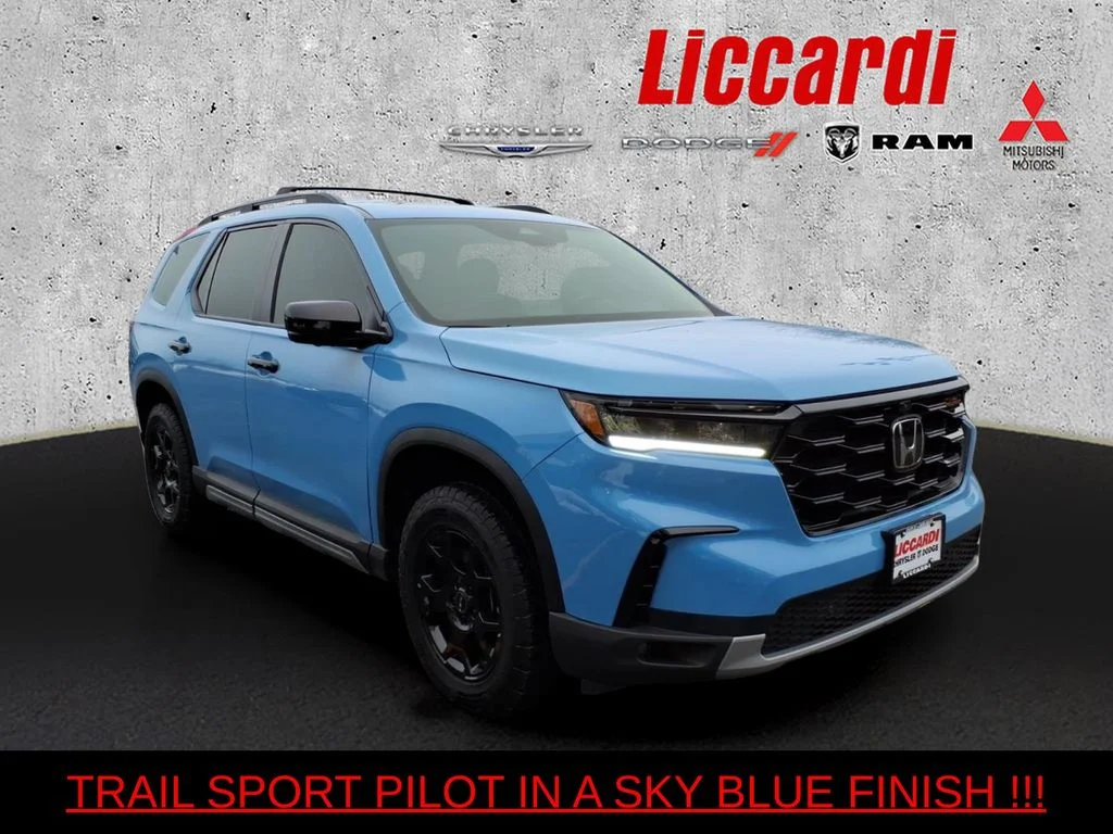 Used 2024 Blue Honda TrailSport image 1