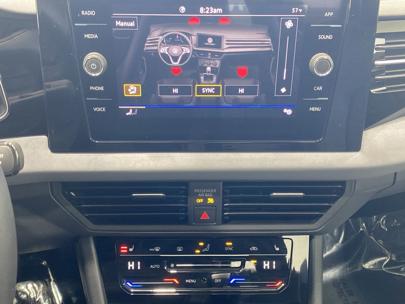 2025 Volkswagen Jetta SE - Photo 18