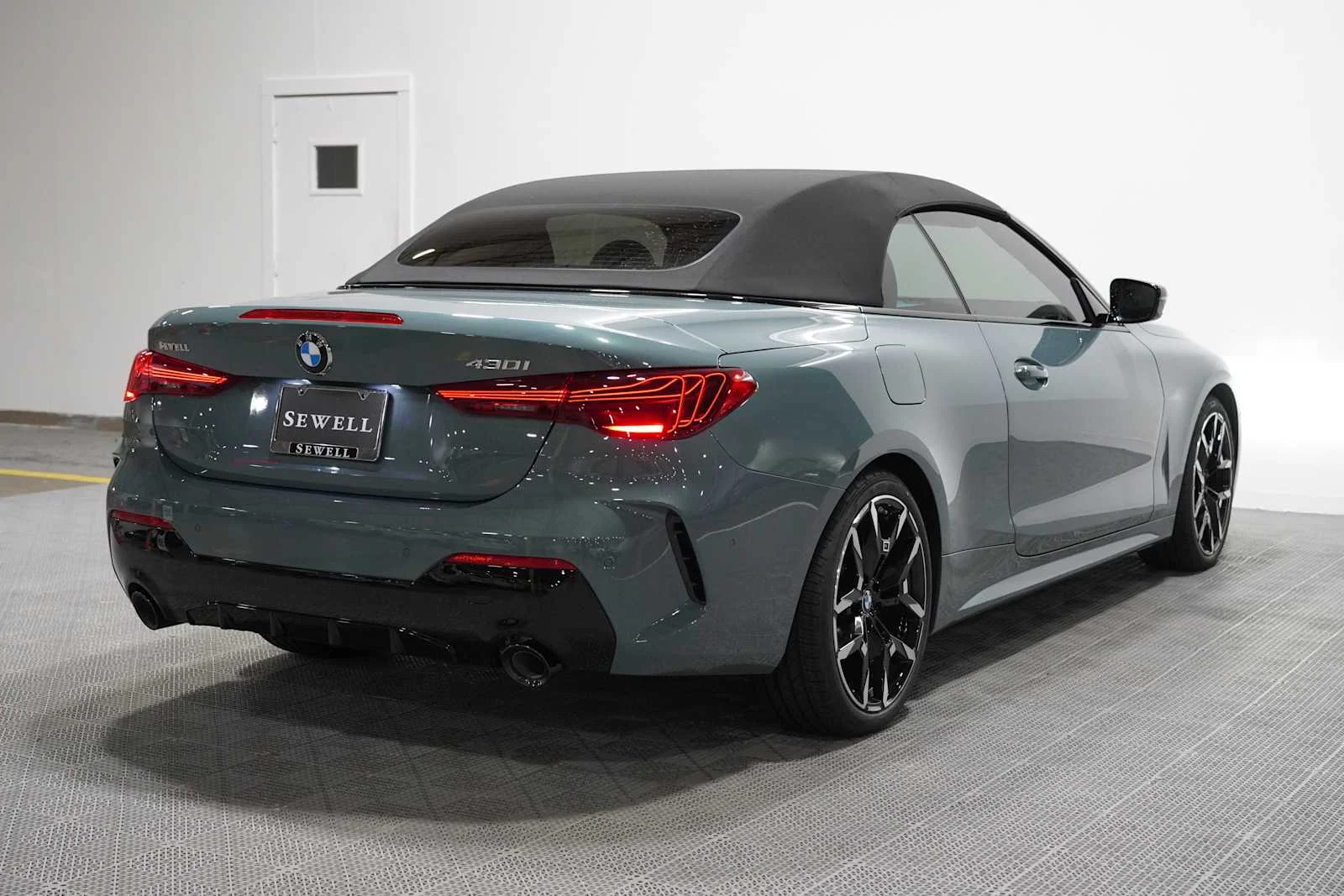 New 2027 Cape York Green Metallic BMW 430i image 2