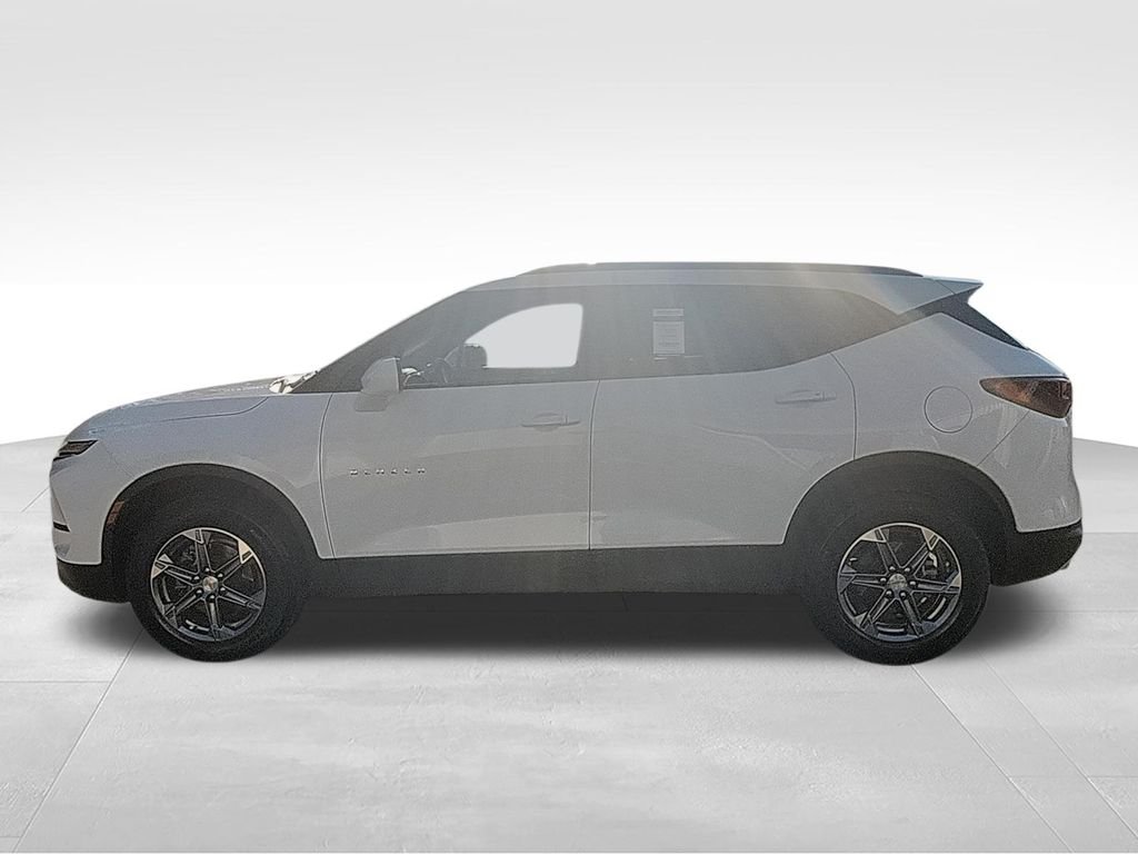 Used 2024 White Chevrolet LT image 5