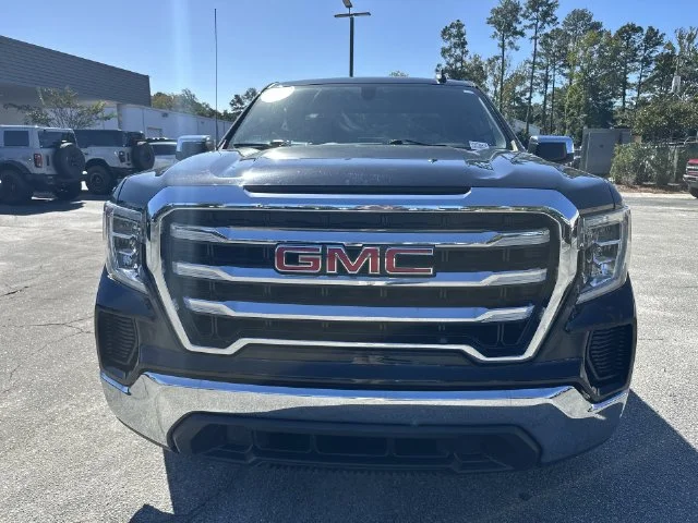 Used 2019 Black GMC SLE image 9