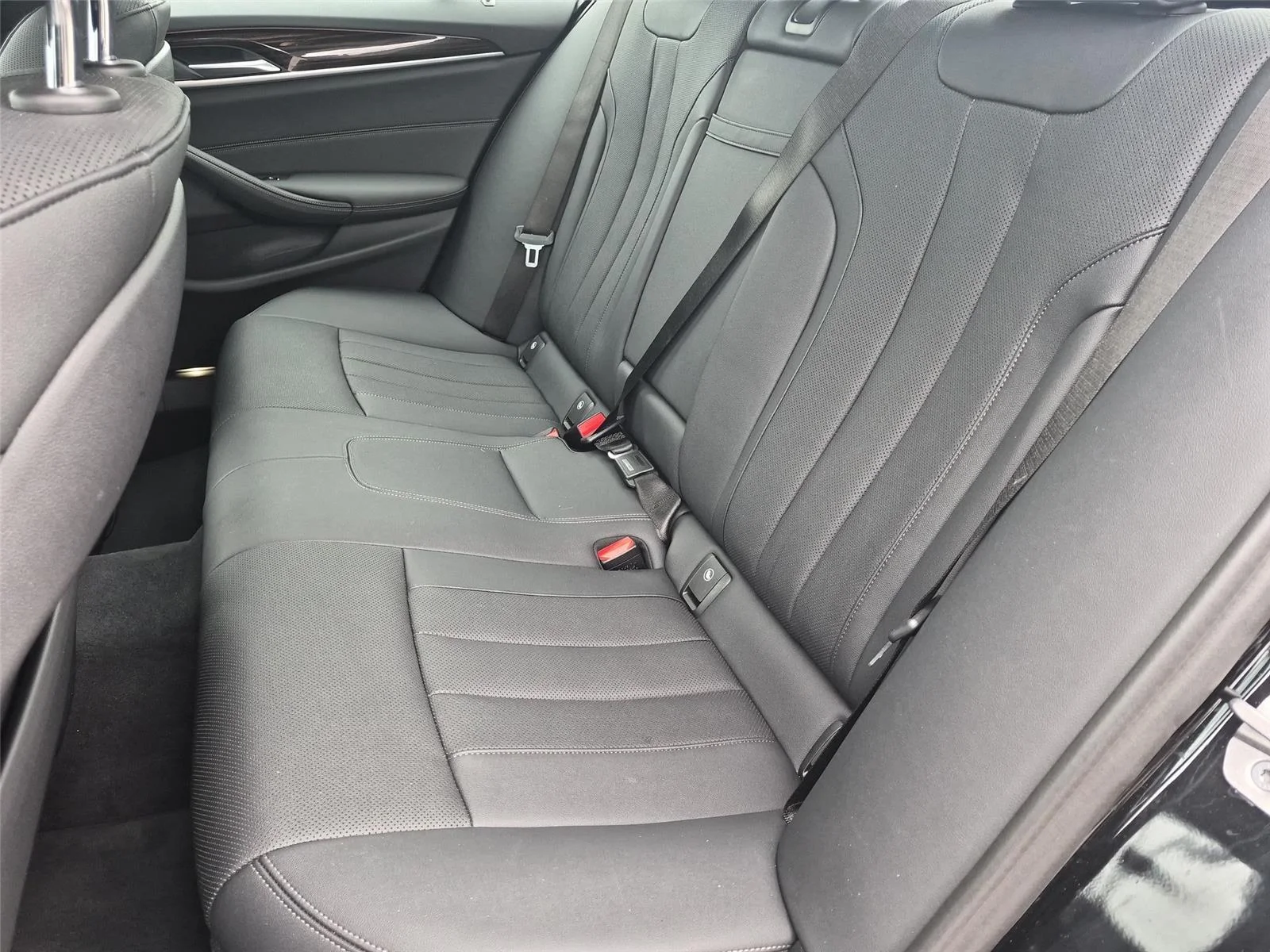 Certified Used 2023 Black Sapphire Metallic BMW xDrive image 33
