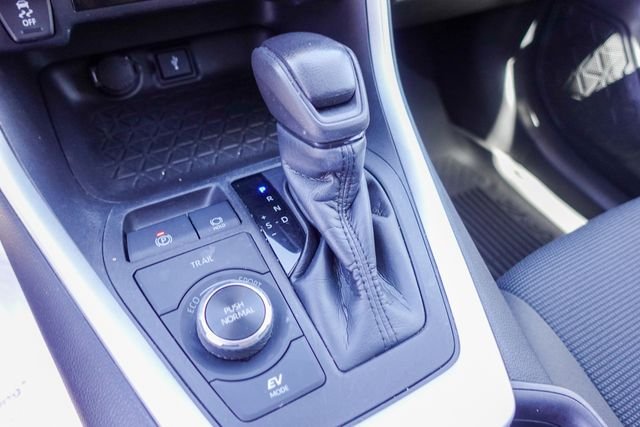 Certified Used 2021 White Toyota LE image 21