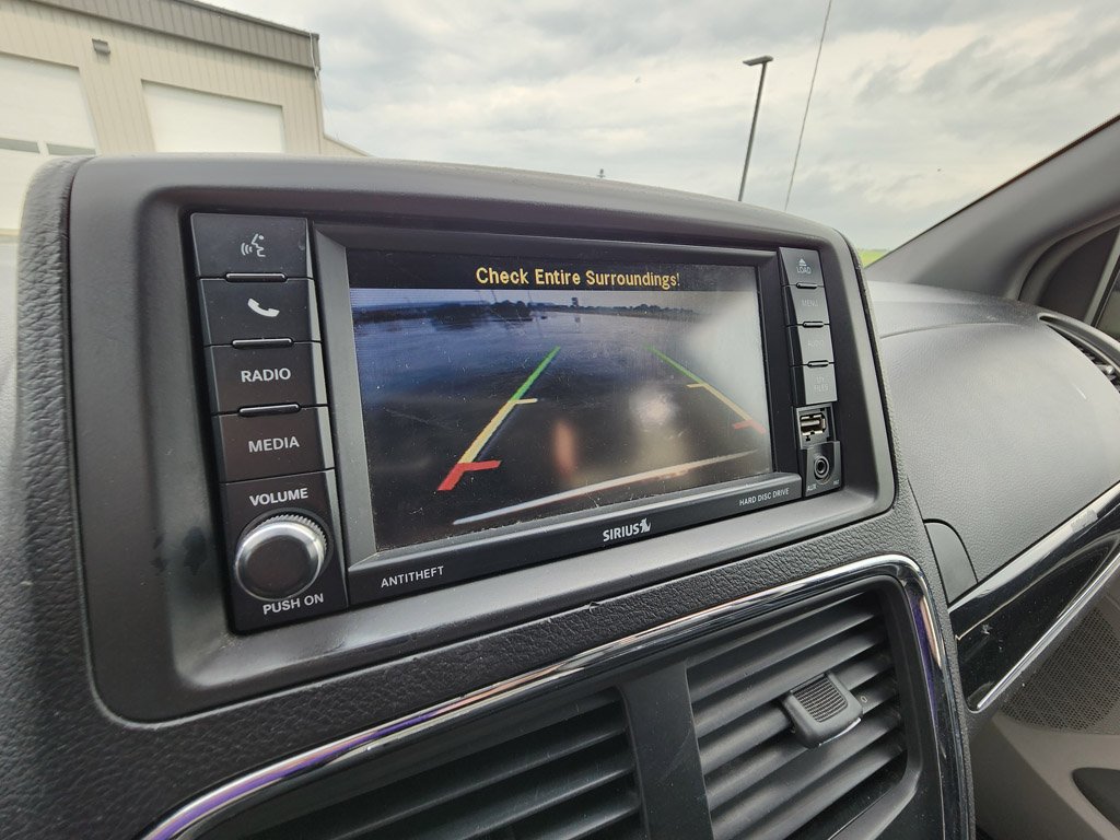 Used 2017 Black Onyx Crystal Pearlcoat Dodge SXT image 14
