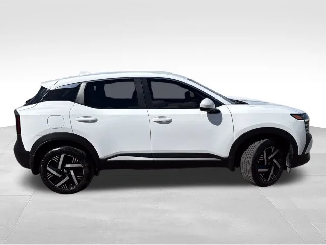Used 2025 White Nissan SV image 9