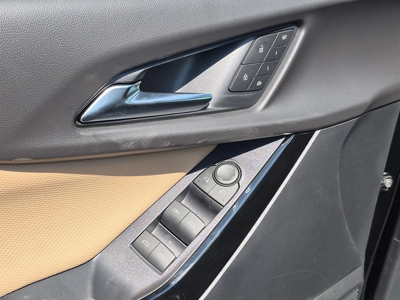 New 2027 Mosaic Black Metallic Chevrolet ACTIV image 23