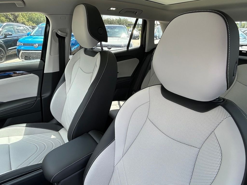 New 2026 Black Volkswagen 2.0T SE image 15