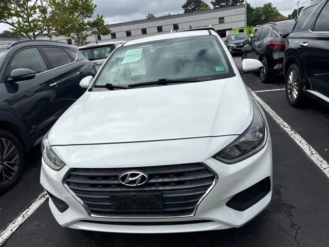 Used 2018 Frost White Pearl Hyundai SE image 3