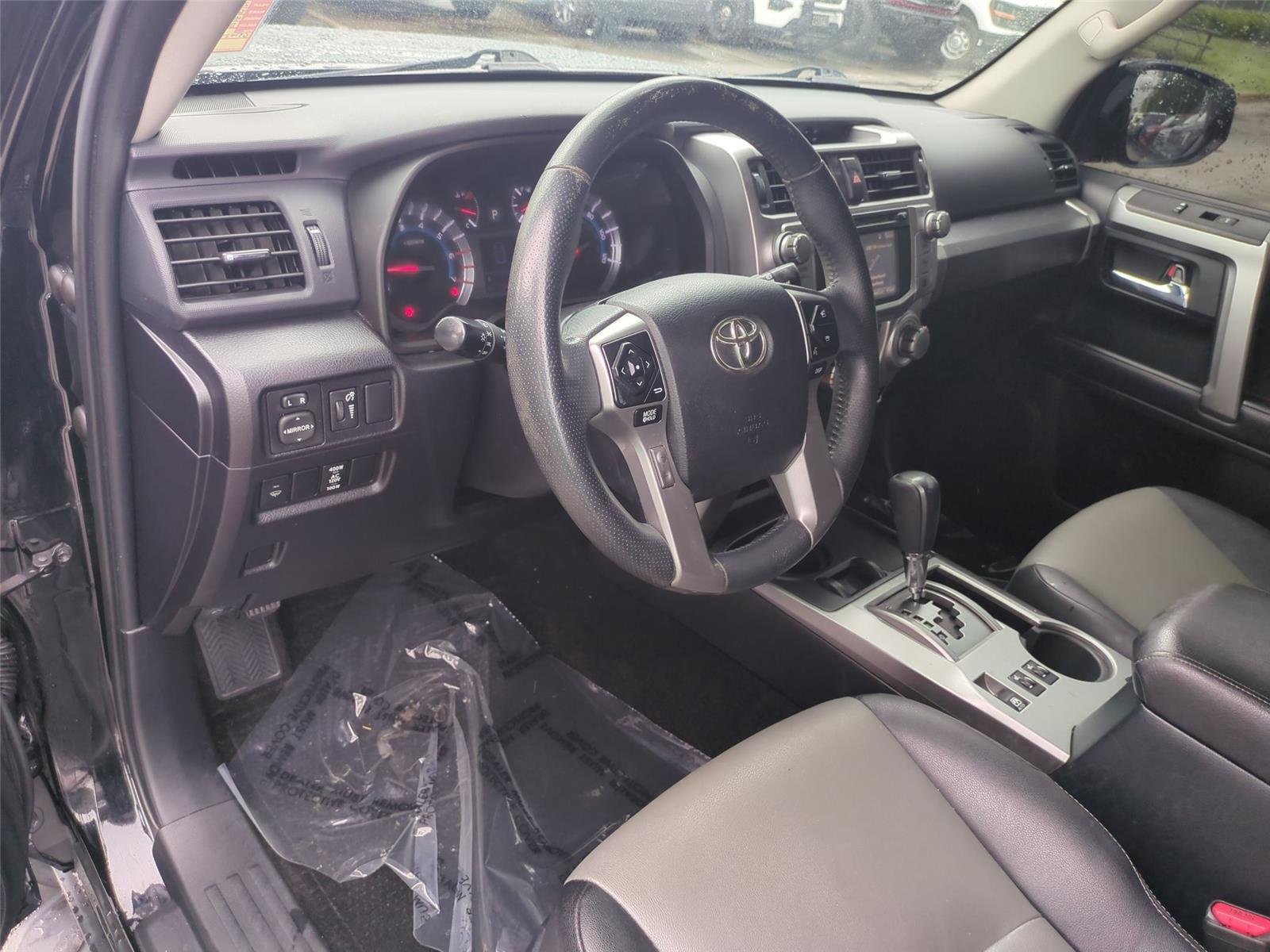 Used 2016 Midnight Black Metallic Toyota SR5 Premium image 19