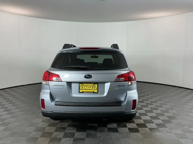 Used 2013 Silver Subaru 2.5i Premium image 6