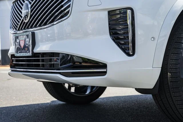 New 2026 Crystal White Volvo B6 Ultra image 14