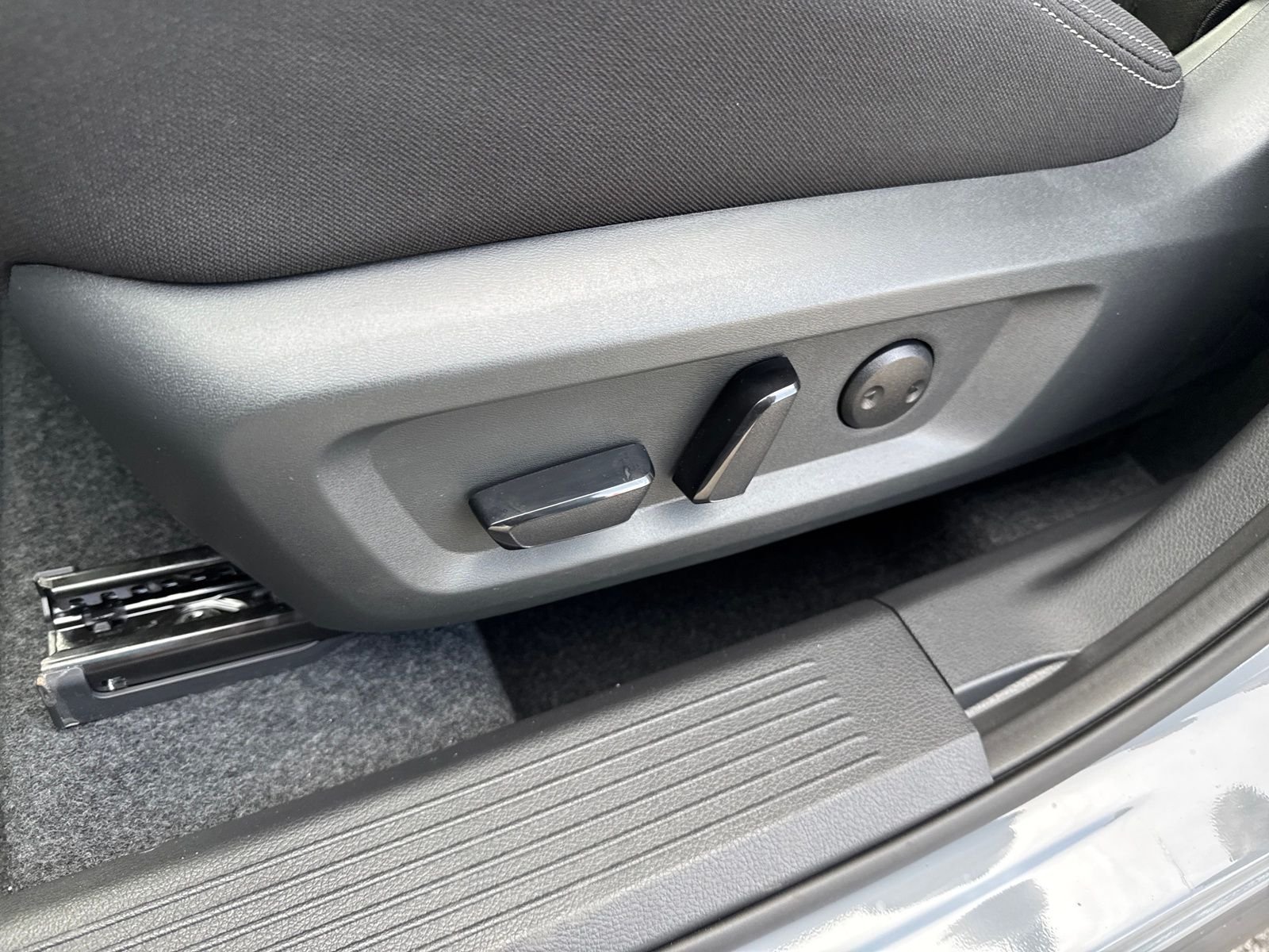 New 2026 Nissan Rogue SV 4D Sport Utility