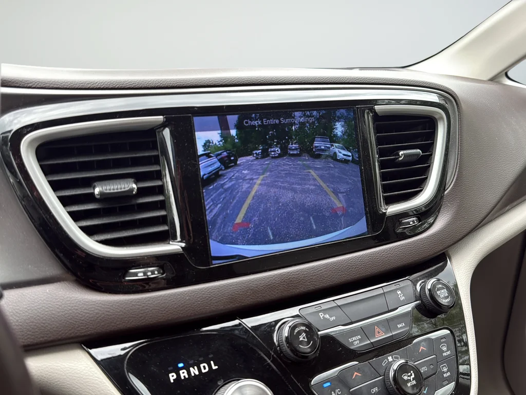 Used 2017 White Chrysler Touring L image 15
