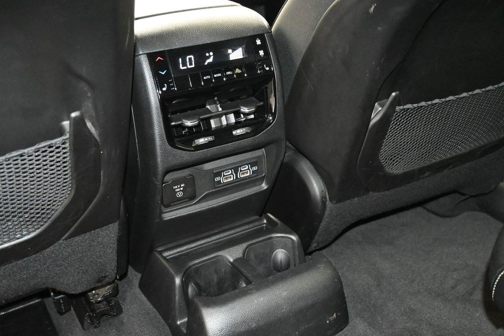 Used 2023 Silver Zynith Jeep Limited image 13