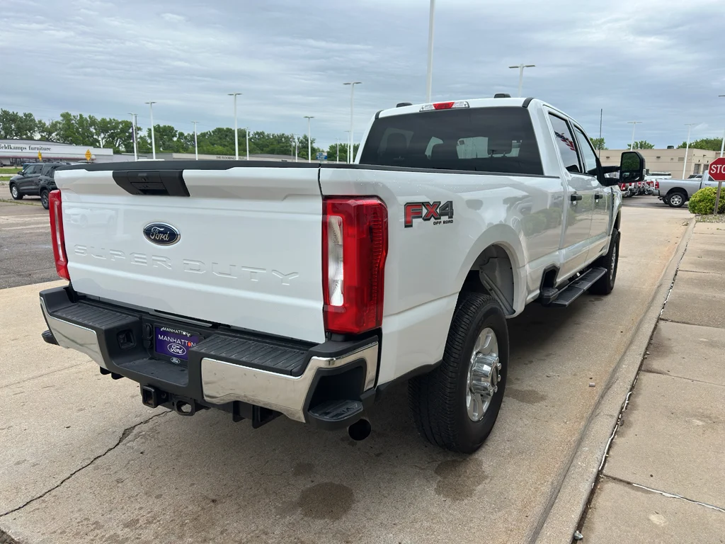 Used 2024 Oxford White Ford XLT image 5