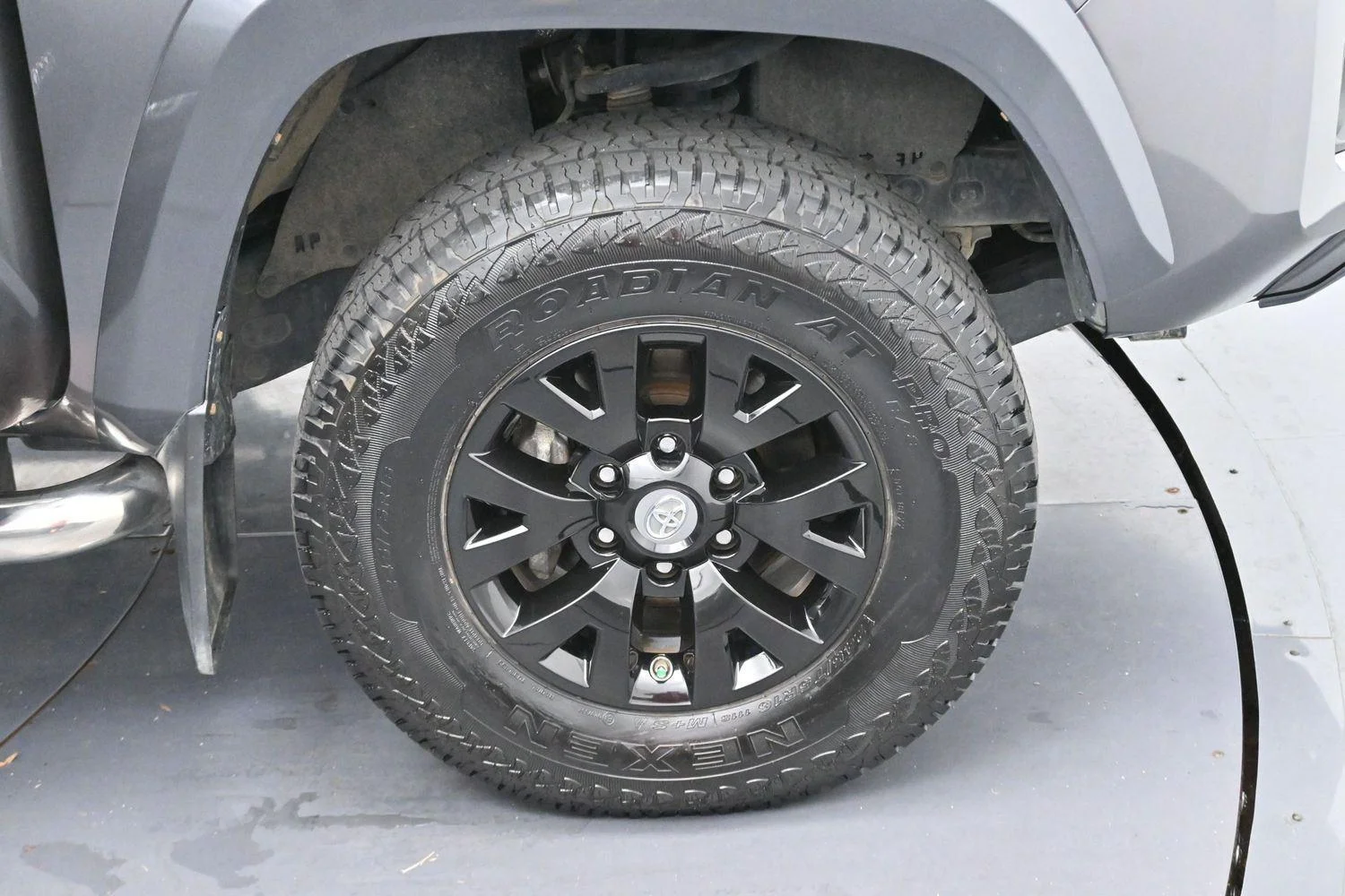 Used 2017 Magnetic Gray Metallic Toyota SR5 V6 image 28
