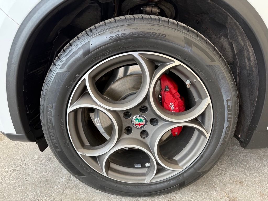 Used 2018 White Alfa Romeo Ti image 11