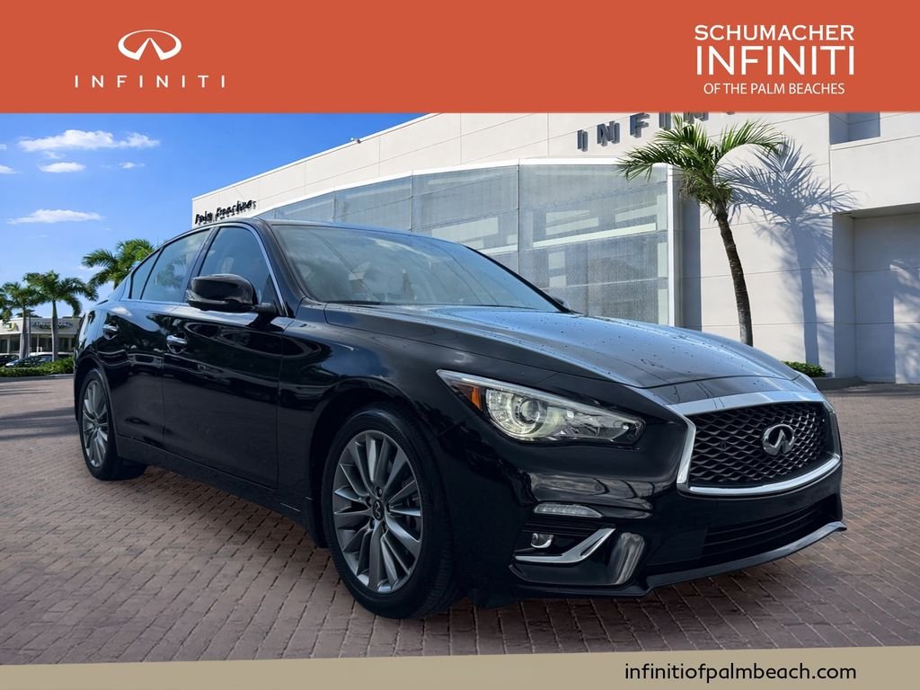 2023 INFINITI Q50 LUXE