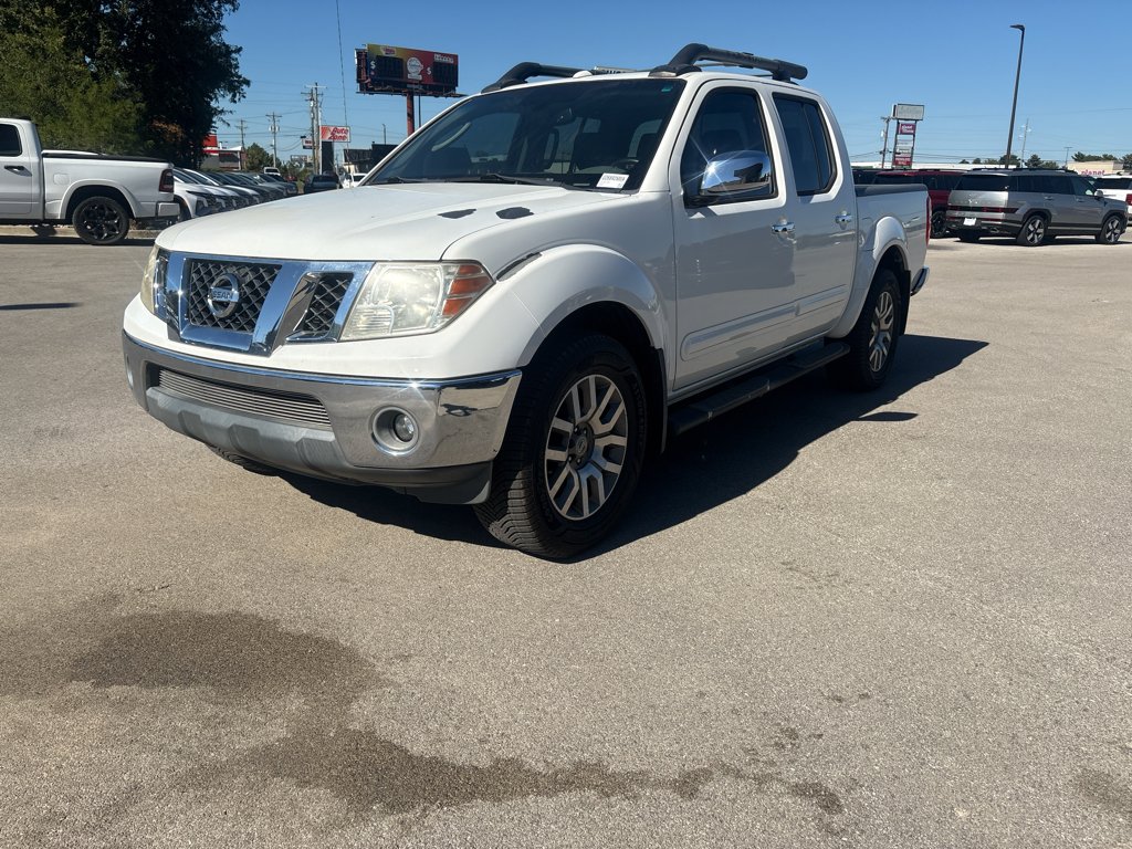 Used 2011 Avalanche Nissan SL image 3