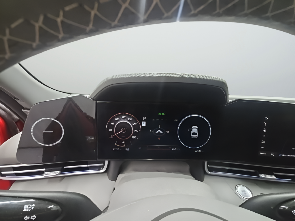Used 2025 Red Hyundai SEL Convenience image 37