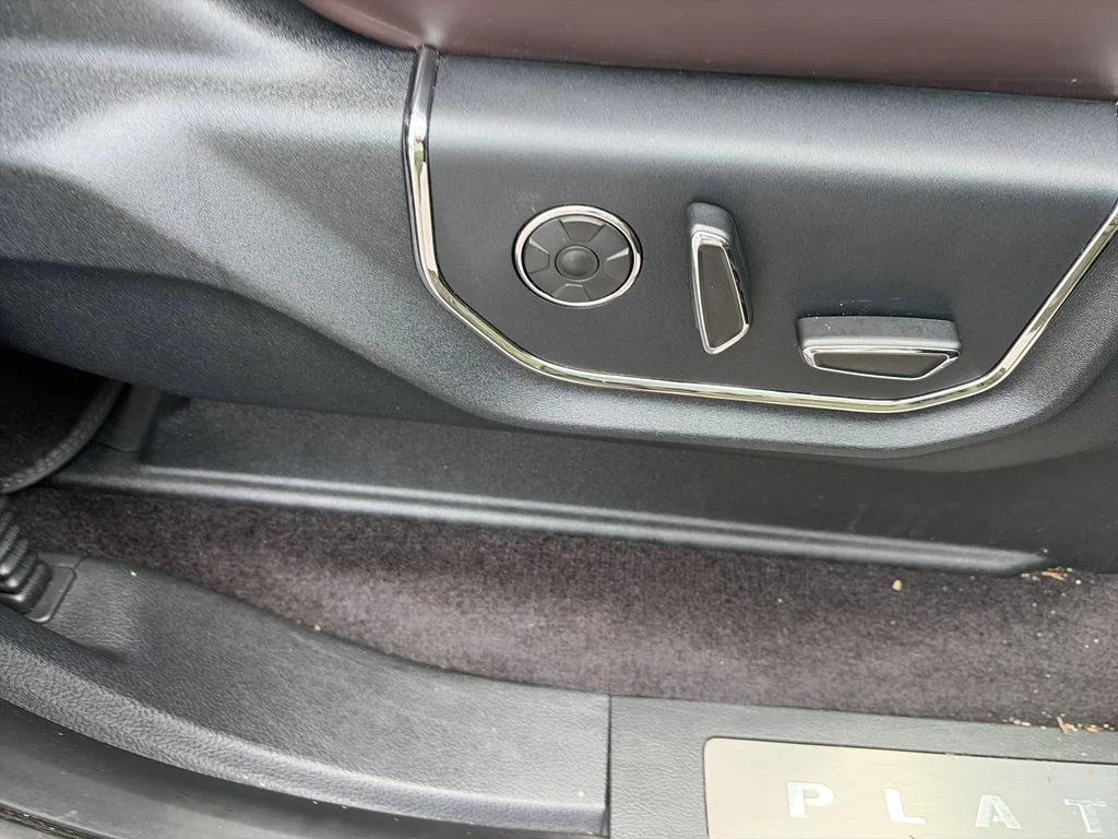 Used 2015 Black Ford Platinum image 33