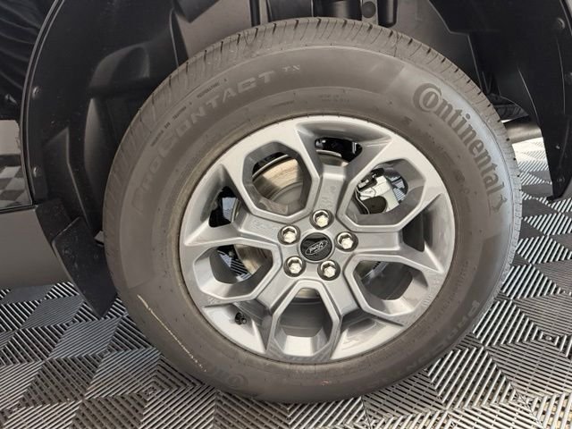 New 2026 Shadow Black Ford XLT image 41