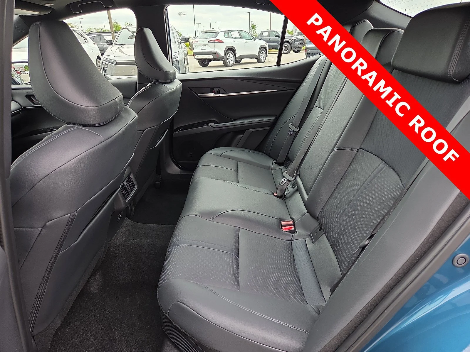 Used 2025 Ocean Gem/Midnight Black Metallic Toyota XSE image 10