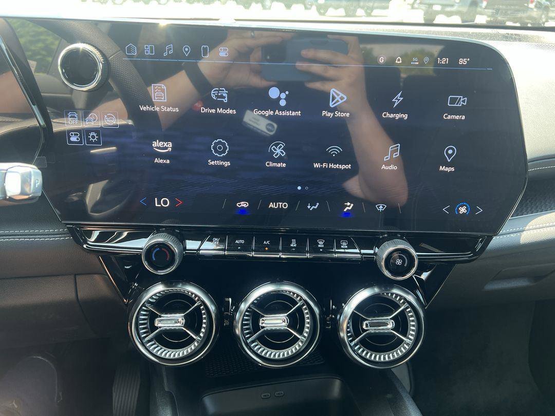 2025 Chevrolet Blazer EV LT - Photo 18