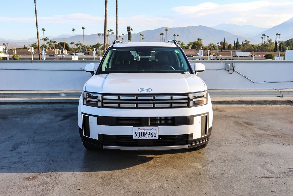 Used 2025 White Hyundai SEL image 3