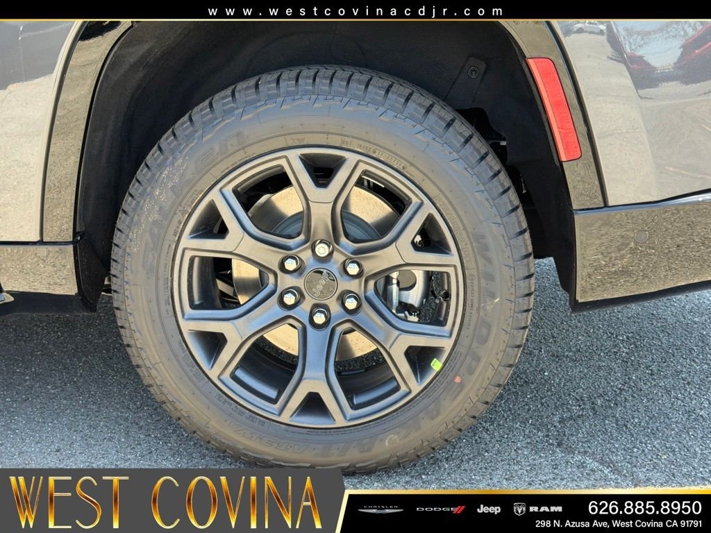 New 2026 Baltic-Gray Metallic Clear-Coat Exterior Paint Jeep Upland image 17