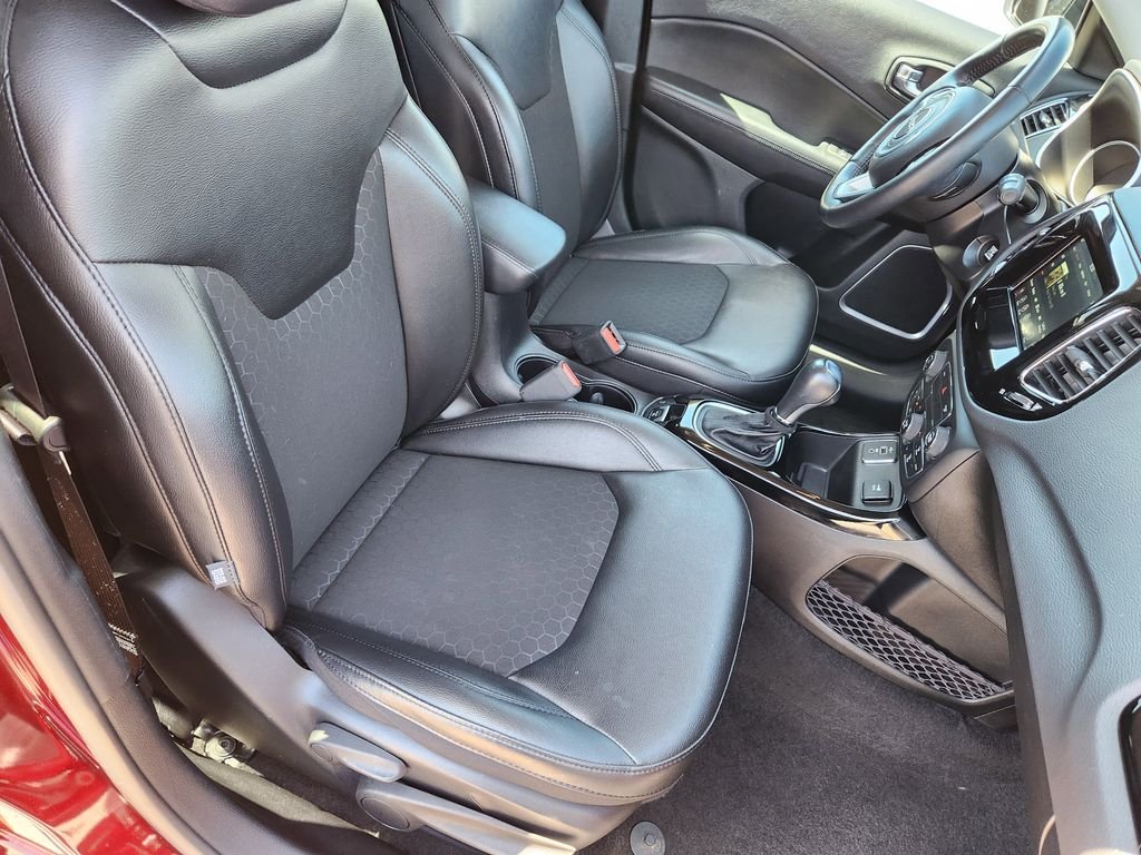 Used 2021 Red Jeep Latitude image 11