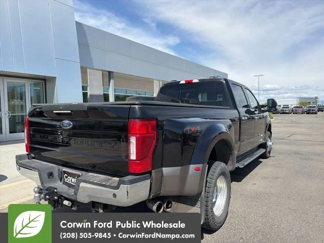 Used 2022 Black Ford Lariat image 5