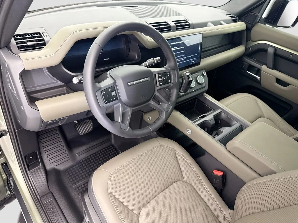 Used 2025 Pangea Green Metallic Land Rover S image 9