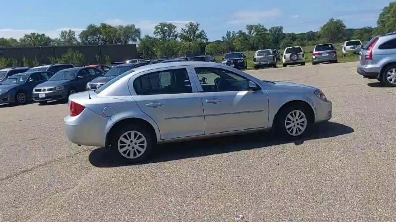 2010 Chevrolet Cobalt LT photo 2