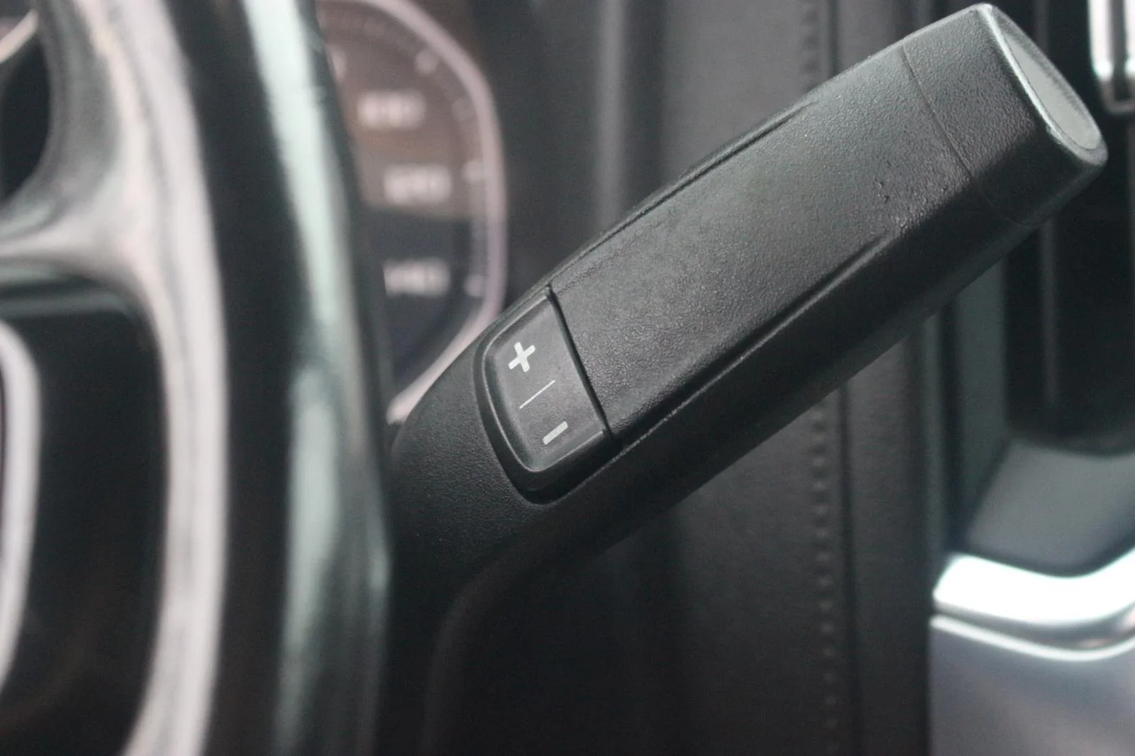 Used 2019 CARDINAL RED GMC SLT image 35