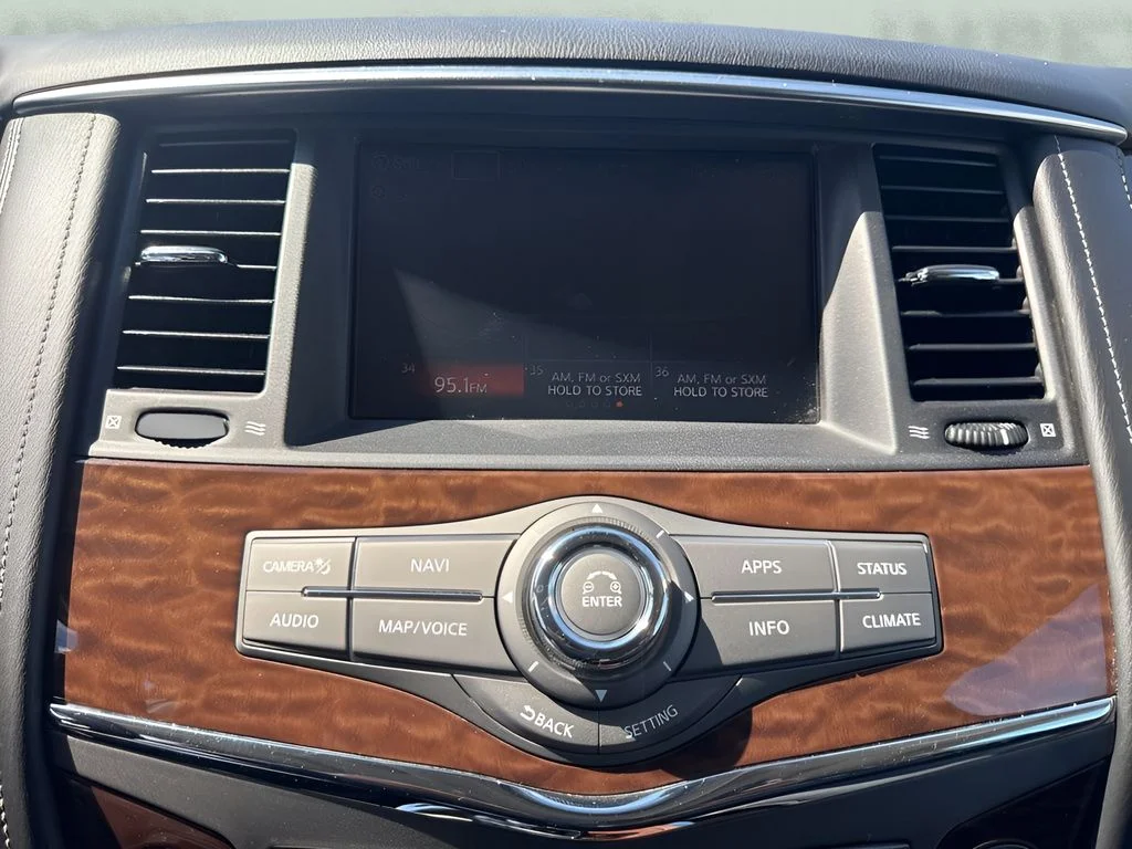 Used 2019 Blue Nissan SL image 22