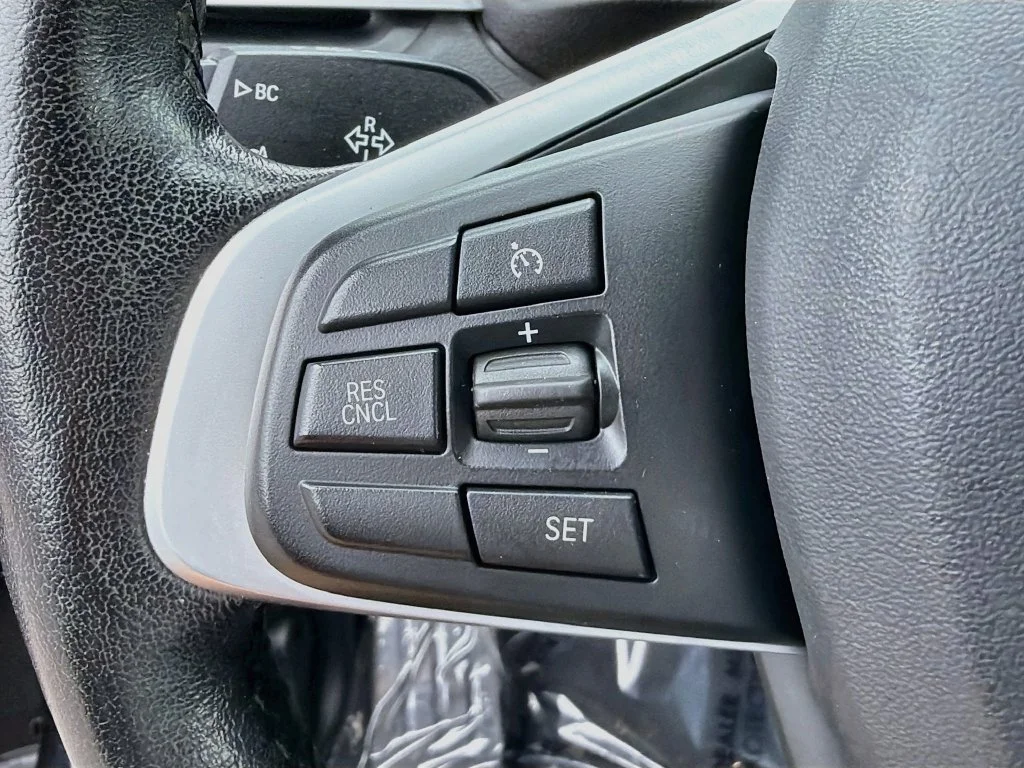 Used 2019 Black BMW sDrive28i image 37