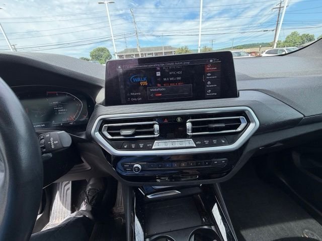 Used 2023 Black BMW xDrive30i image 14